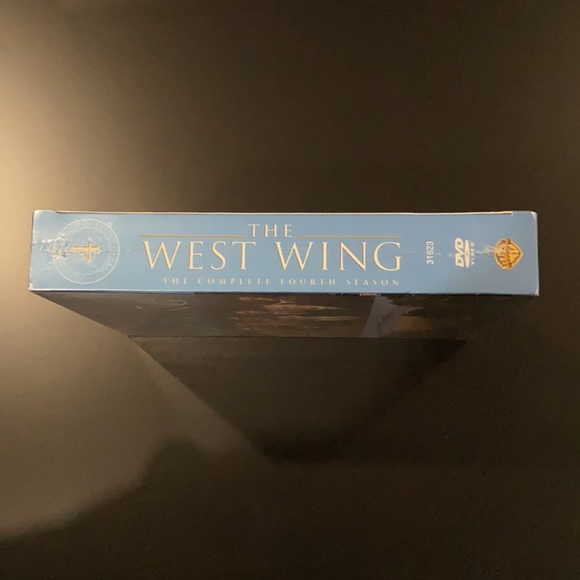 NEW: The West Wing - The Complete Fourth Season - Picture 3 of 3